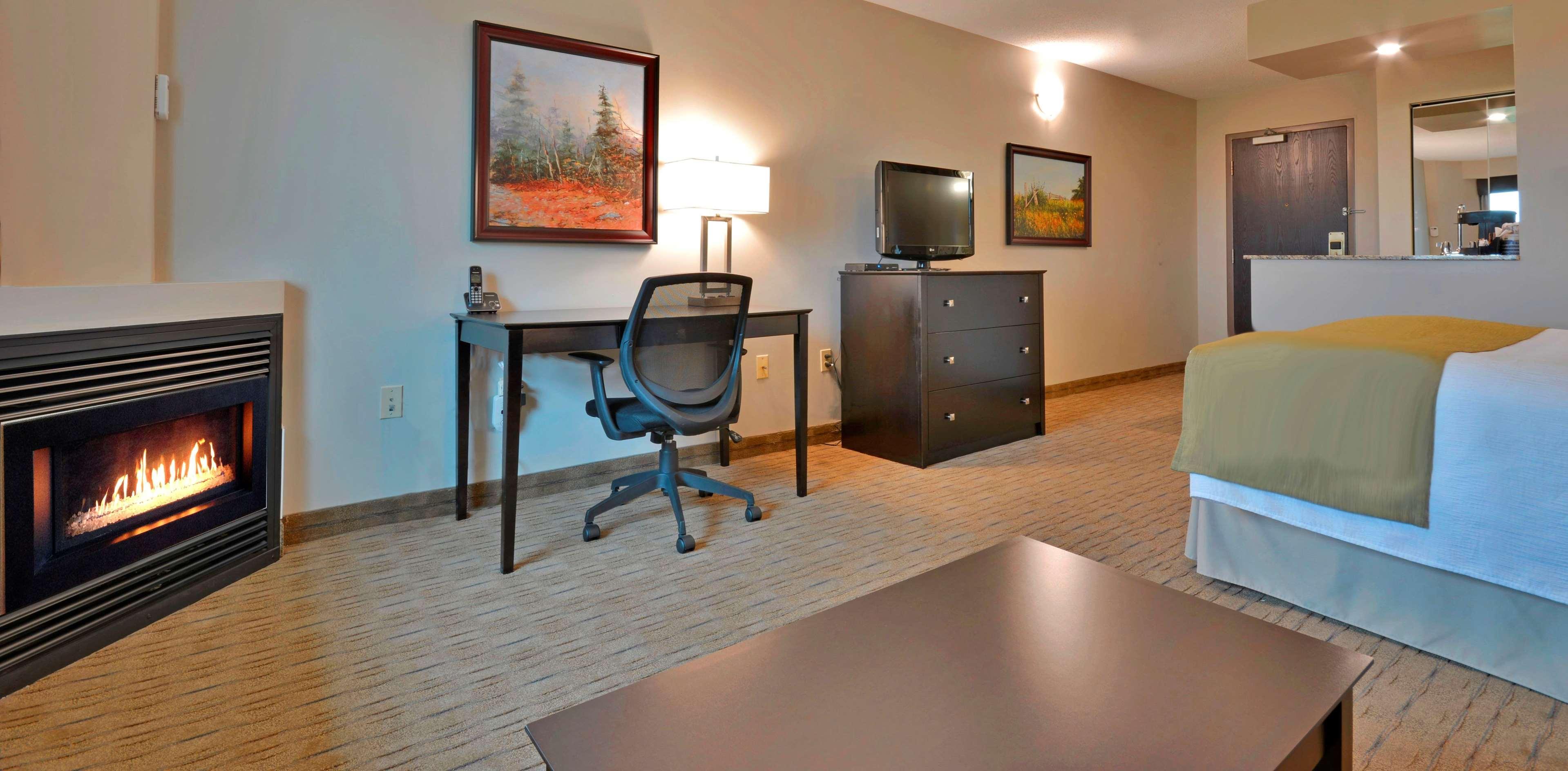 Best Western Pembroke Inn & Conference Centre Room photo