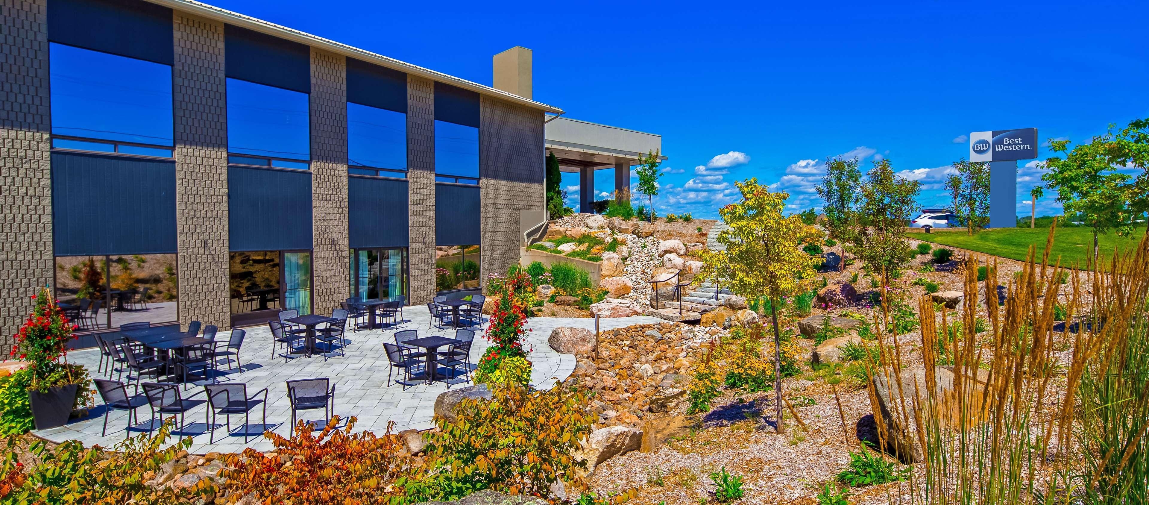 Best Western Pembroke Inn & Conference Centre Exterior photo