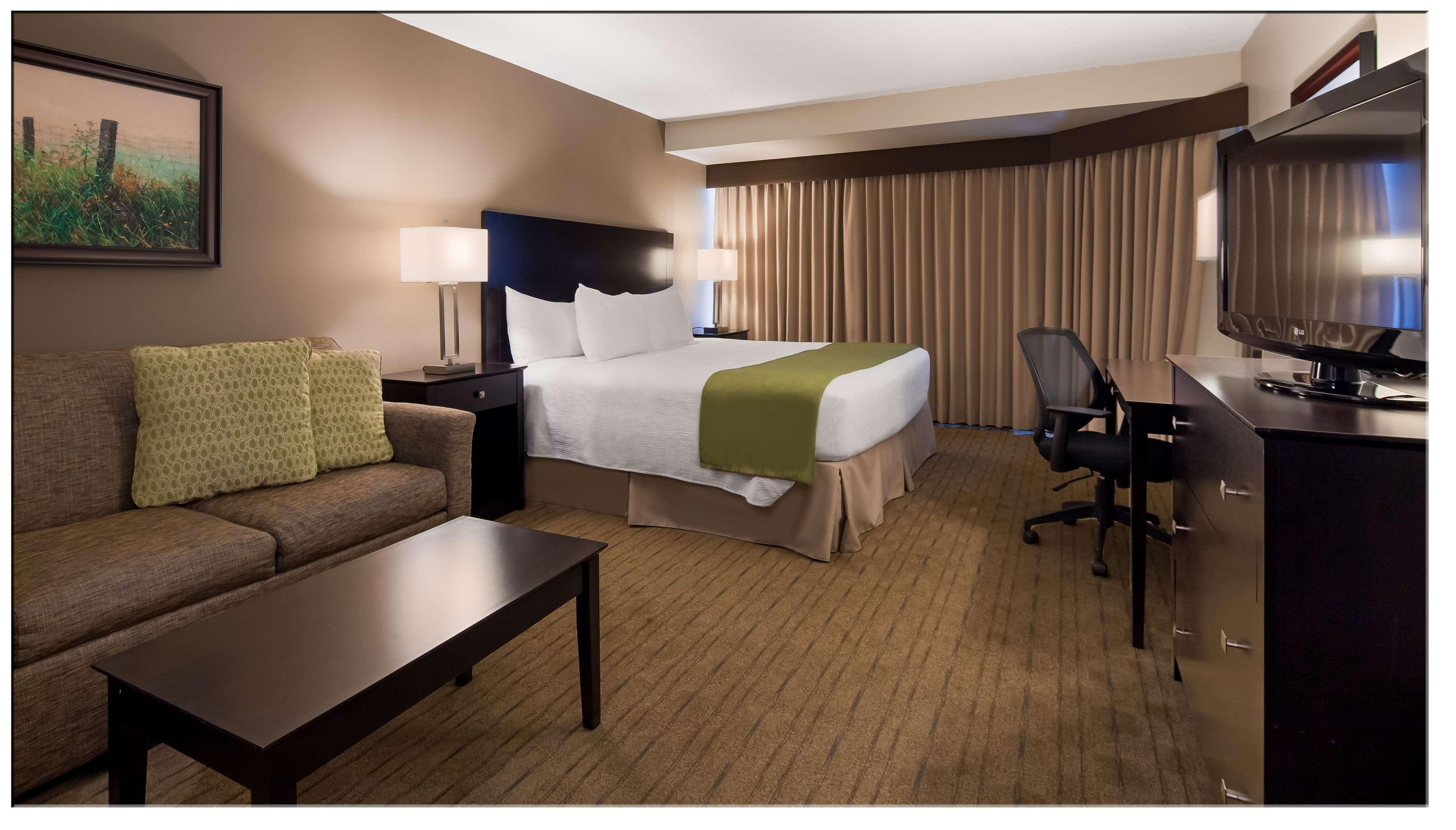Best Western Pembroke Inn & Conference Centre Exterior photo