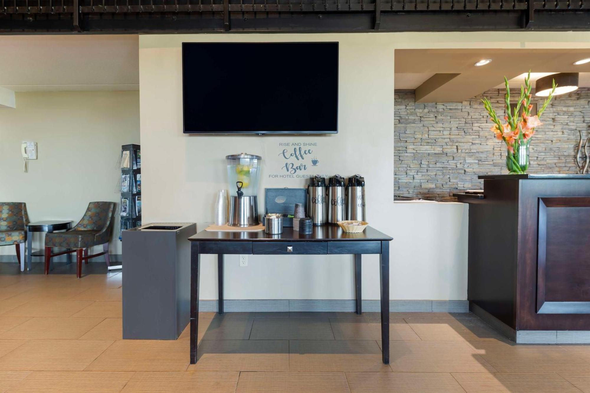 Best Western Pembroke Inn & Conference Centre Exterior photo